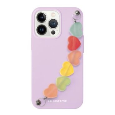 Funda para iPhone 13 con cadena de corazones