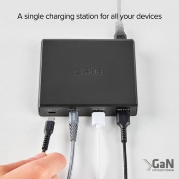 GaN Charging Station with 4 ports - ultrafast charging with 2 x USB-A and 2 x USB-C ports