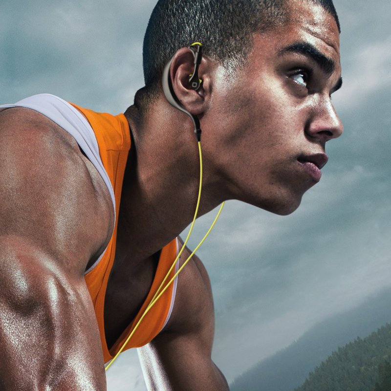 Water-resistant IPX5 wire sports earphones with headband and USB-C connector