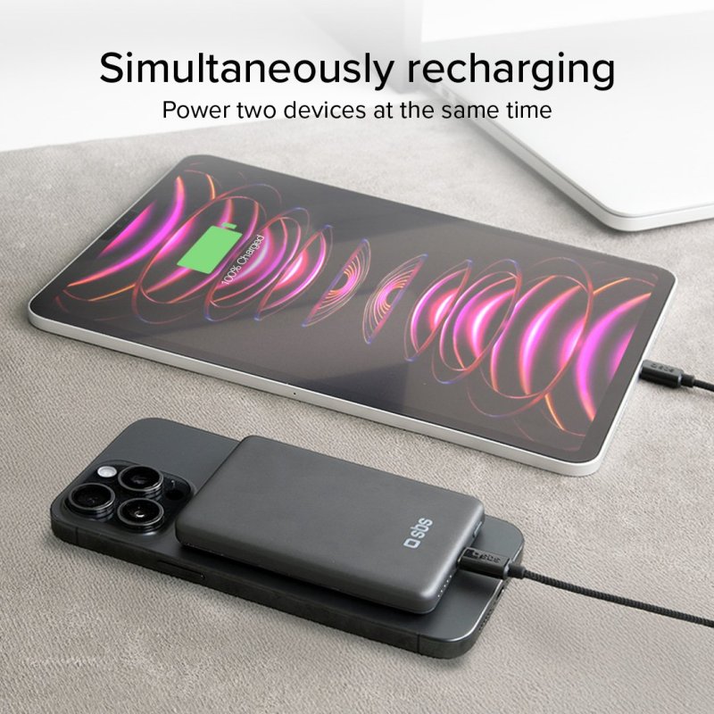 5000 mAh power bank compatible with MagSafe