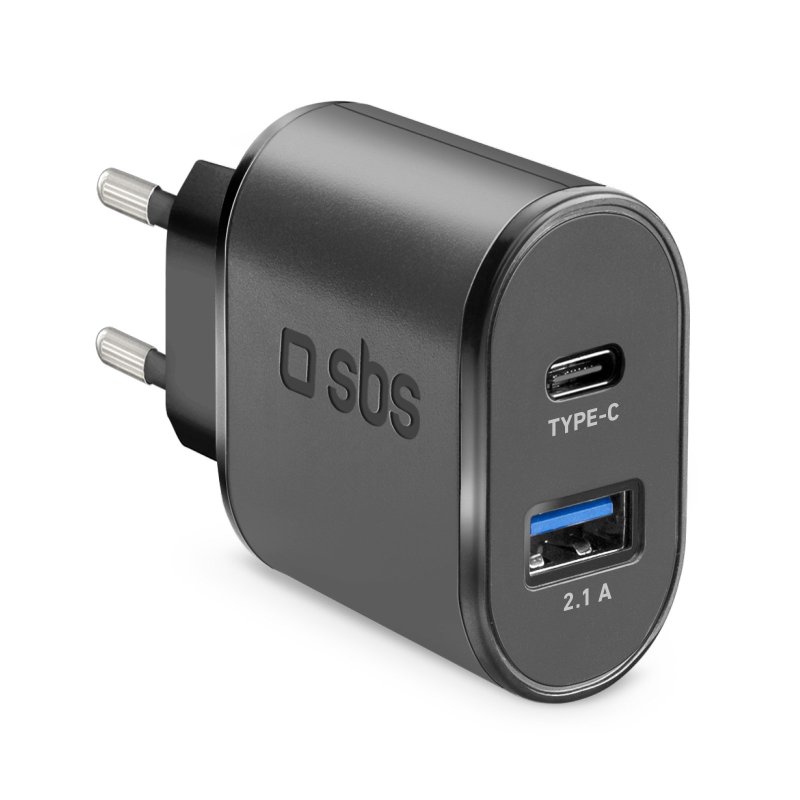 Fast-charging USB - Type-C travel charger