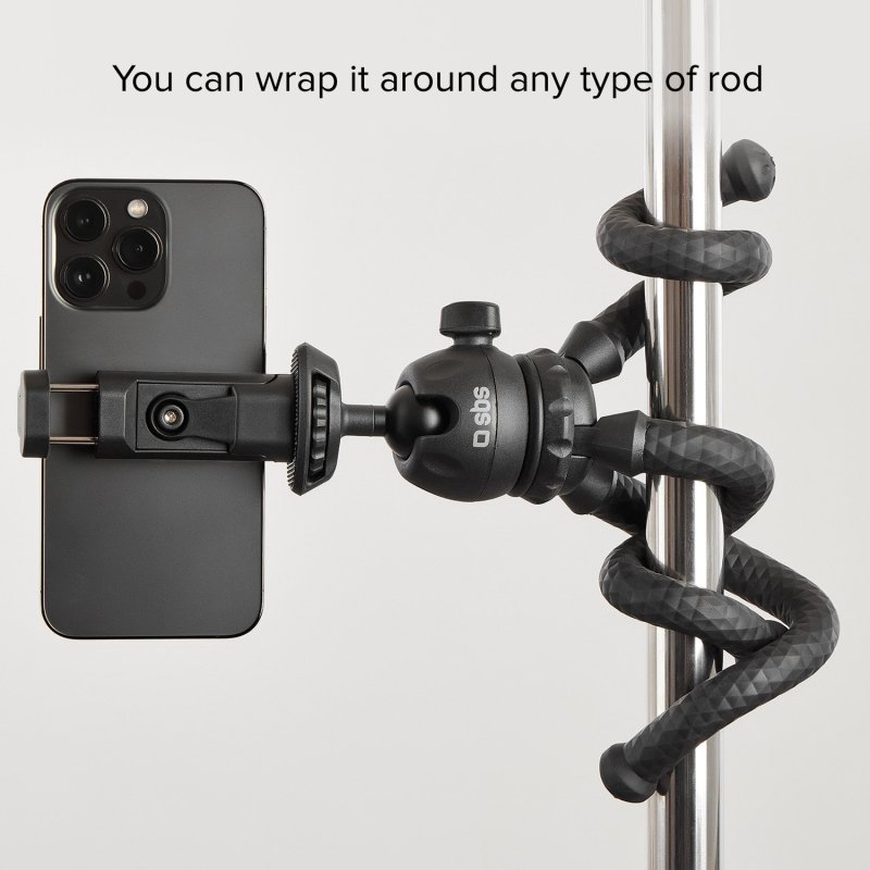 Universal articulated tripod for smartphone