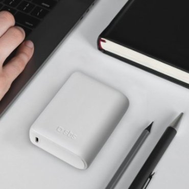 Ultra-compact 10,000 mAh power bank