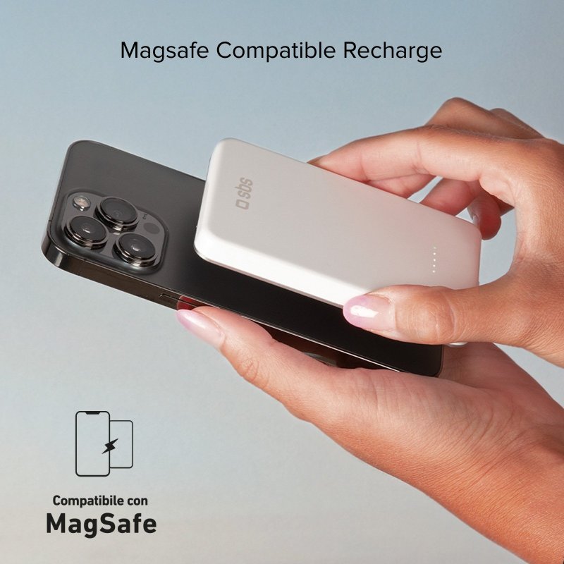 5,000 mAh power bank with wireless magnetic charging